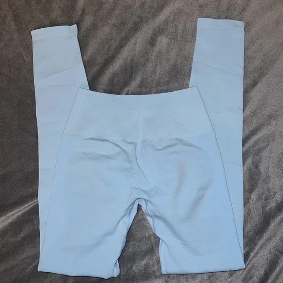 NWOT AMPLIFY LEGGING — Women's Seamless Scrunch Legging — ARCTIC BLUE - Picture 3 of 7